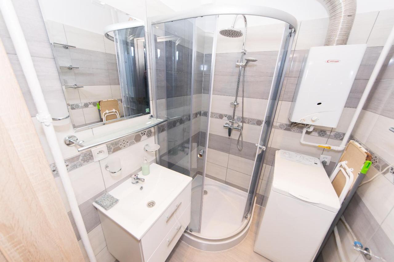 3-Bedroom Flat In City Center P4You Pl Krasków Exterior foto