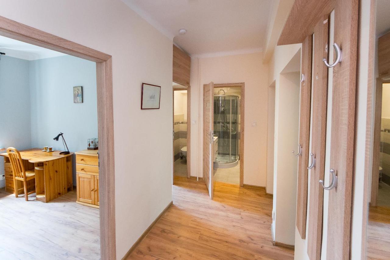 3-Bedroom Flat In City Center P4You Pl Krasków Exterior foto